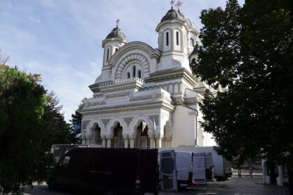 În Arhiepiscopia Dunării de Jos continuă ajutorarea sinistraţilor – fotografia 20