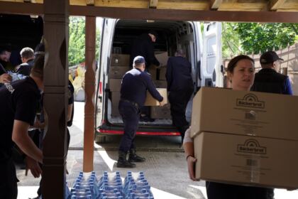 În Arhiepiscopia Dunării de Jos continuă ajutorarea sinistraţilor – fotografia 33