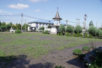 În Arhiepiscopia Dunării de Jos continuă ajutorarea sinistraţilor – fotografia 38