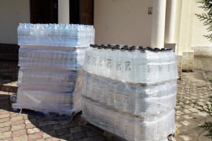 În Arhiepiscopia Dunării de Jos continuă ajutorarea sinistraţilor – fotografia 49