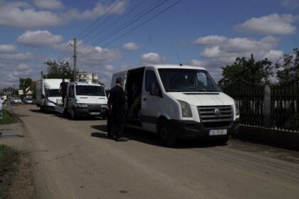 În Arhiepiscopia Dunării de Jos continuă ajutorarea sinistraţilor – fotografia 50