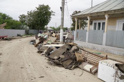 Solidaritate creştină susţinută constant pentru ajutorarea sinistraţilor – fotografia 7