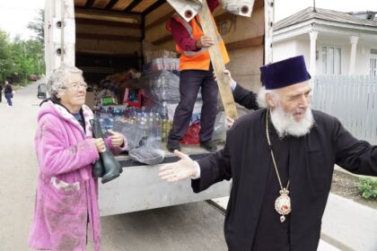 Solidaritate creştină susţinută constant pentru ajutorarea sinistraţilor – fotografia 23
