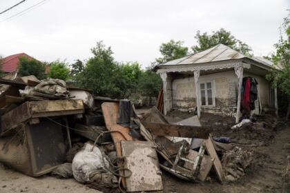 Solidaritate creştină susţinută constant pentru ajutorarea sinistraţilor – fotografia 32
