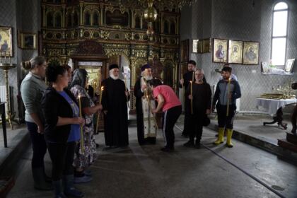 Solidaritate creştină susţinută constant pentru ajutorarea sinistraţilor – fotografia 43