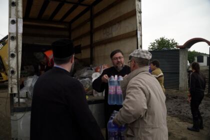 Solidaritate creştină susţinută constant pentru ajutorarea sinistraţilor – fotografia 68