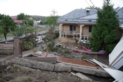 Solidaritate creştină susţinută constant pentru ajutorarea sinistraţilor – fotografia 73