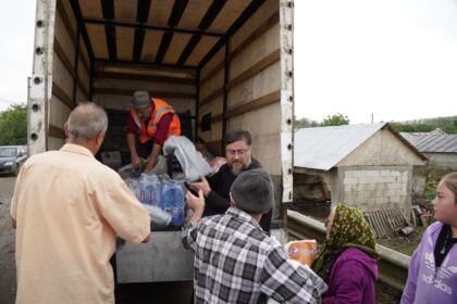 Solidaritate creştină susţinută constant pentru ajutorarea sinistraţilor – fotografia 75
