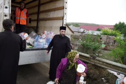 Solidaritate creştină susţinută constant pentru ajutorarea sinistraţilor – fotografia 78