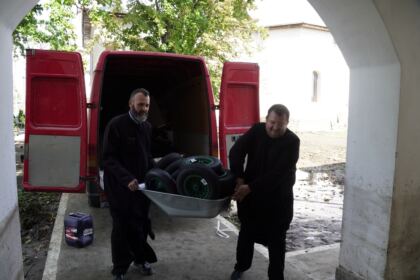Programe şi acţiuni susţinute cu mare implicare de Biserică pentru ajutorarea sinistraţilor – fotografia 18