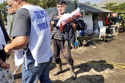 Programe şi acţiuni susţinute cu mare implicare de Biserică pentru ajutorarea sinistraţilor – fotografia 12