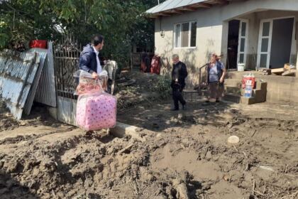 Programe şi acţiuni susţinute cu mare implicare de Biserică pentru ajutorarea sinistraţilor – fotografia 15