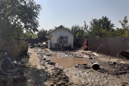 Programe şi acţiuni susţinute cu mare implicare de Biserică pentru ajutorarea sinistraţilor – fotografia 18