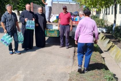 Programe şi acţiuni susţinute cu mare implicare de Biserică pentru ajutorarea sinistraţilor – fotografia 33