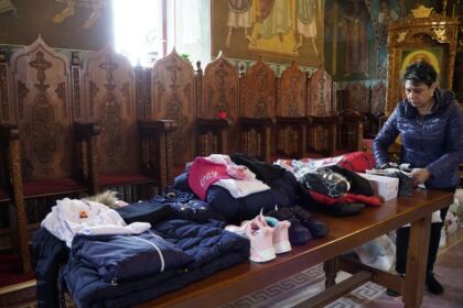 Împlemetarea programul social-filantropic eparhial „Ne înnoim pentru a merge la şcoală“ – fotografia 5