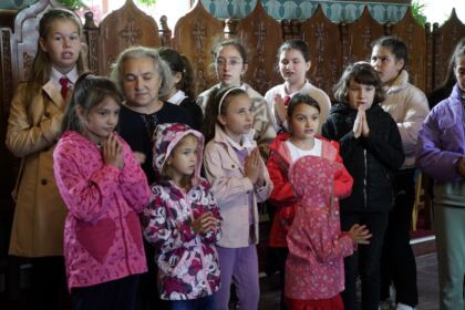 Împlemetarea programul social-filantropic eparhial „Ne înnoim pentru a merge la şcoală“ – fotografia 19
