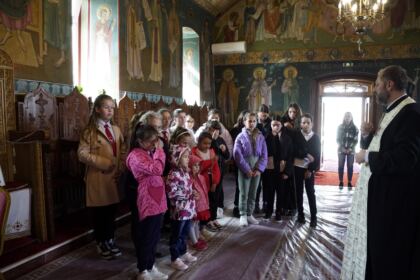 Împlemetarea programul social-filantropic eparhial „Ne înnoim pentru a merge la şcoală“ – fotografia 20