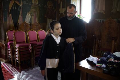 Împlemetarea programul social-filantropic eparhial „Ne înnoim pentru a merge la şcoală“ – fotografia 37