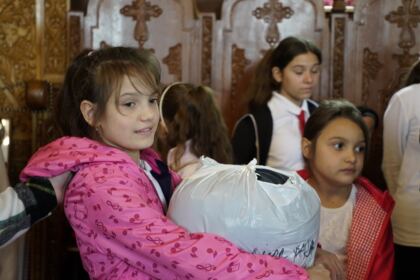 Împlemetarea programul social-filantropic eparhial „Ne înnoim pentru a merge la şcoală“ – fotografia 44