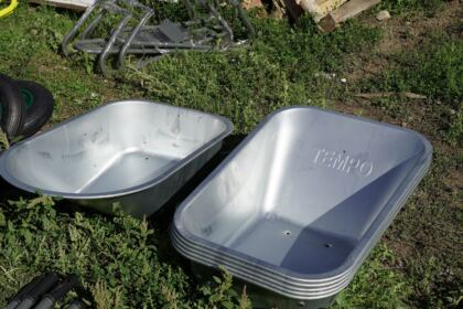 Ajutoarele umanitare de la două mitropolii din ţară au ajuns în zona sinistrată – fotografia 3