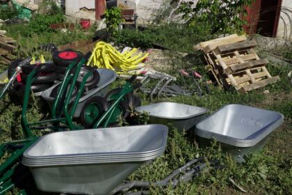 Ajutoarele umanitare de la două mitropolii din ţară au ajuns în zona sinistrată – fotografia 4