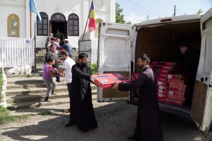 Ajutoare oferite constant de Biserică copiilor şi familiilor sinistrate – fotografia 5