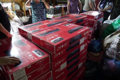 Ajutoare oferite constant de Biserică copiilor şi familiilor sinistrate – fotografia 14