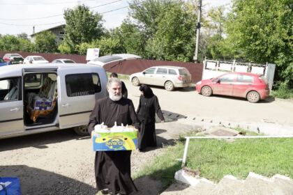 Ajutoare oferite constant de Biserică copiilor şi familiilor sinistrate – fotografia 22
