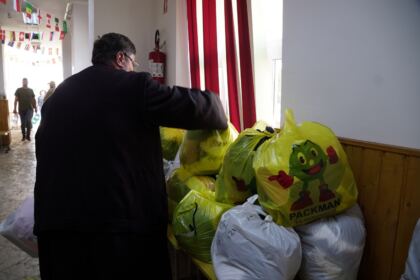 Ajutoare oferite constant de Biserică copiilor şi familiilor sinistrate – fotografia 30