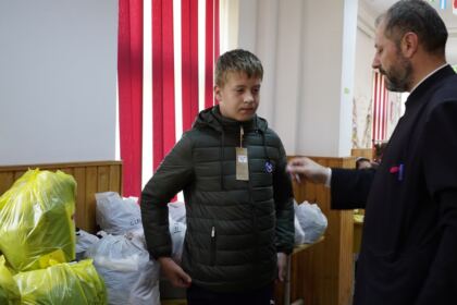 Ajutoare oferite constant de Biserică copiilor şi familiilor sinistrate – fotografia 33