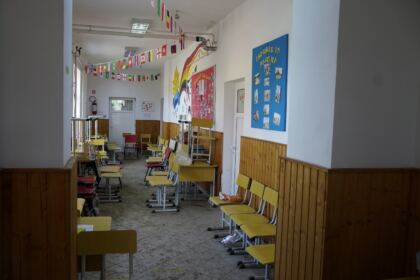 Ajutoare oferite constant de Biserică copiilor şi familiilor sinistrate – fotografia 58