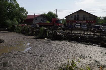 Ajutoare oferite constant de Biserică copiilor şi familiilor sinistrate – fotografia 63