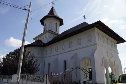 Hrană pentru pompieri şi ajutoare umanitare pentru sinistraţi – fotografia 13