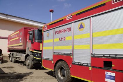 Hrană pentru pompieri şi ajutoare umanitare pentru sinistraţi – fotografia 14