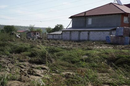 Hrană pentru pompieri şi ajutoare umanitare pentru sinistraţi – fotografia 42