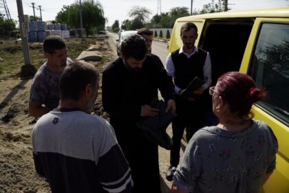 Hrană pentru pompieri şi ajutoare umanitare pentru sinistraţi – fotografia 43