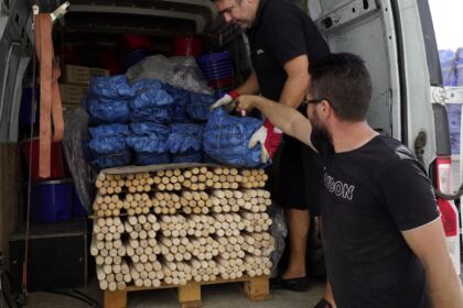 Programele eparhiale de ajutorare a sinistraţilor continuă în Arhiepiscopia Dunării de Jos – fotografia 7