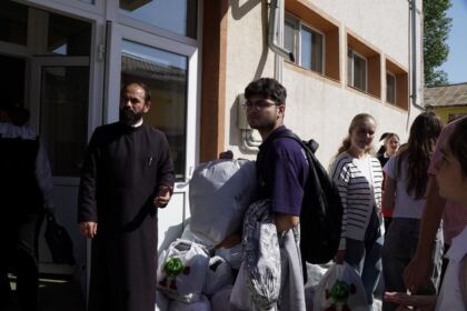Programele eparhiale de ajutorare a sinistraţilor continuă în Arhiepiscopia Dunării de Jos – fotografia 35