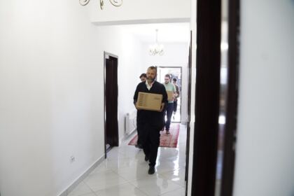 Programele eparhiale de ajutorare a sinistraţilor continuă în Arhiepiscopia Dunării de Jos – fotografia 52