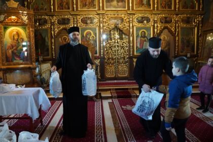 Implementarea programul social-filantropic „Ne înnoim de Sfintele Paşti” pentru copiii din familiile sinistrate – fotografia 8