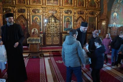Implementarea programul social-filantropic „Ne înnoim de Sfintele Paşti” pentru copiii din familiile sinistrate – fotografia 11