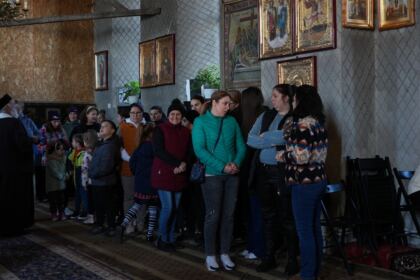Programul eparhial de Sfintele Paşti cu daruri pentru copiii a continuat în judeţul Galaţi – fotografia 9