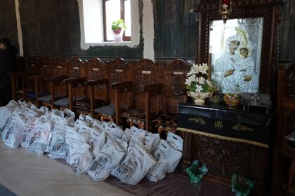 Programul eparhial de Sfintele Paşti cu daruri pentru copiii a continuat în judeţul Galaţi – fotografia 32