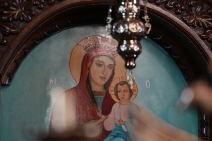 Programul eparhial de Sfintele Paşti cu daruri pentru copiii a continuat în judeţul Galaţi – fotografia 35