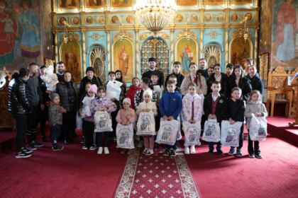 Programul eparhial de Sfintele Paşti cu daruri pentru copiii a continuat în judeţul Galaţi – fotografia 61