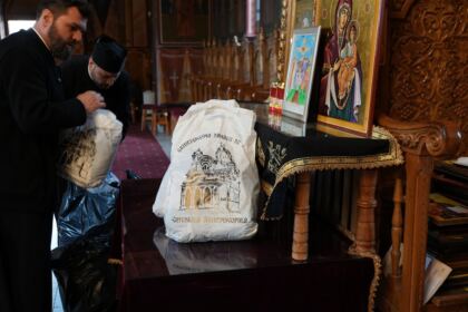 Programul eparhial de Sfintele Paşti cu daruri pentru copiii a continuat în judeţul Galaţi – fotografia 63