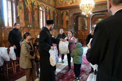 Programul eparhial de Sfintele Paşti cu daruri pentru copiii a continuat în judeţul Galaţi – fotografia 66