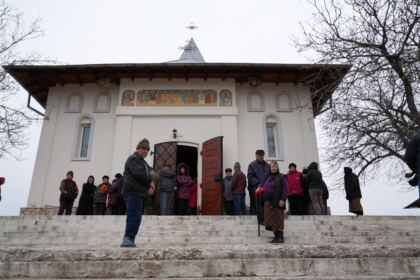 Daruri pascale pentru familiile sinistrate din judeţul Galaţi – fotografia 1