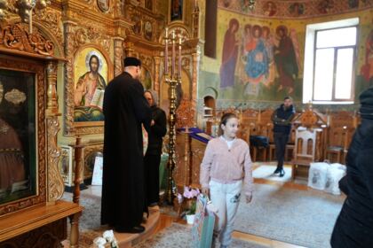 Programului social-filantropic „Ne înnoim de Sfintele Paşti“ a continuat în Protopopiatul Galaţi – fotografia 13