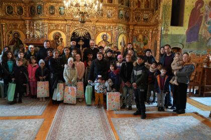 Programului social-filantropic „Ne înnoim de Sfintele Paşti“ a continuat în Protopopiatul Galaţi – fotografia 18